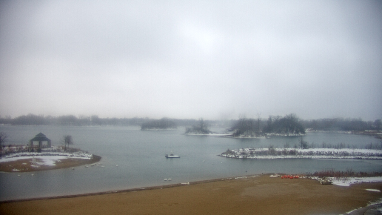 Thumbnail for current weather camera view from Three Oaks Recreation Area in Crystal Lake, Illinois