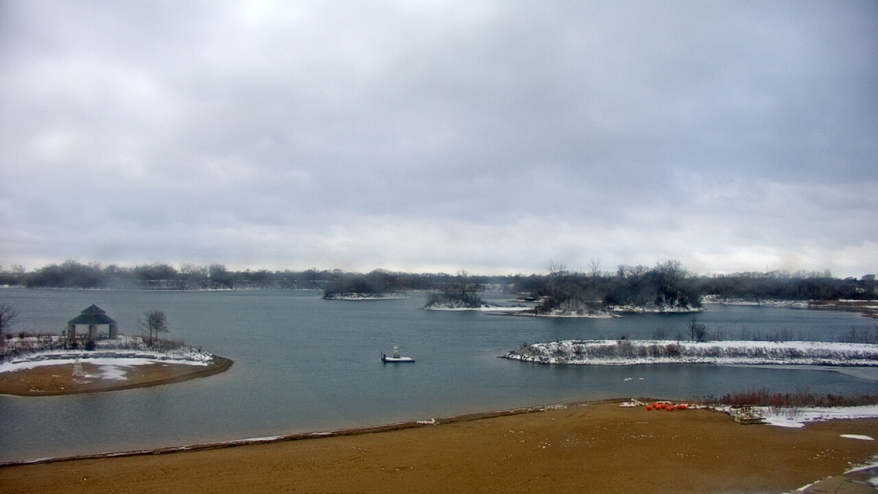 Thumbnail for current weather camera view from Three Oaks Recreation Area in Crystal Lake, Illinois