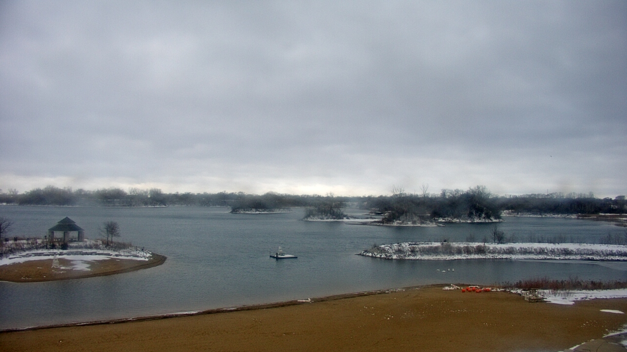 Thumbnail for current weather camera view from Three Oaks Recreation Area in Crystal Lake, Illinois