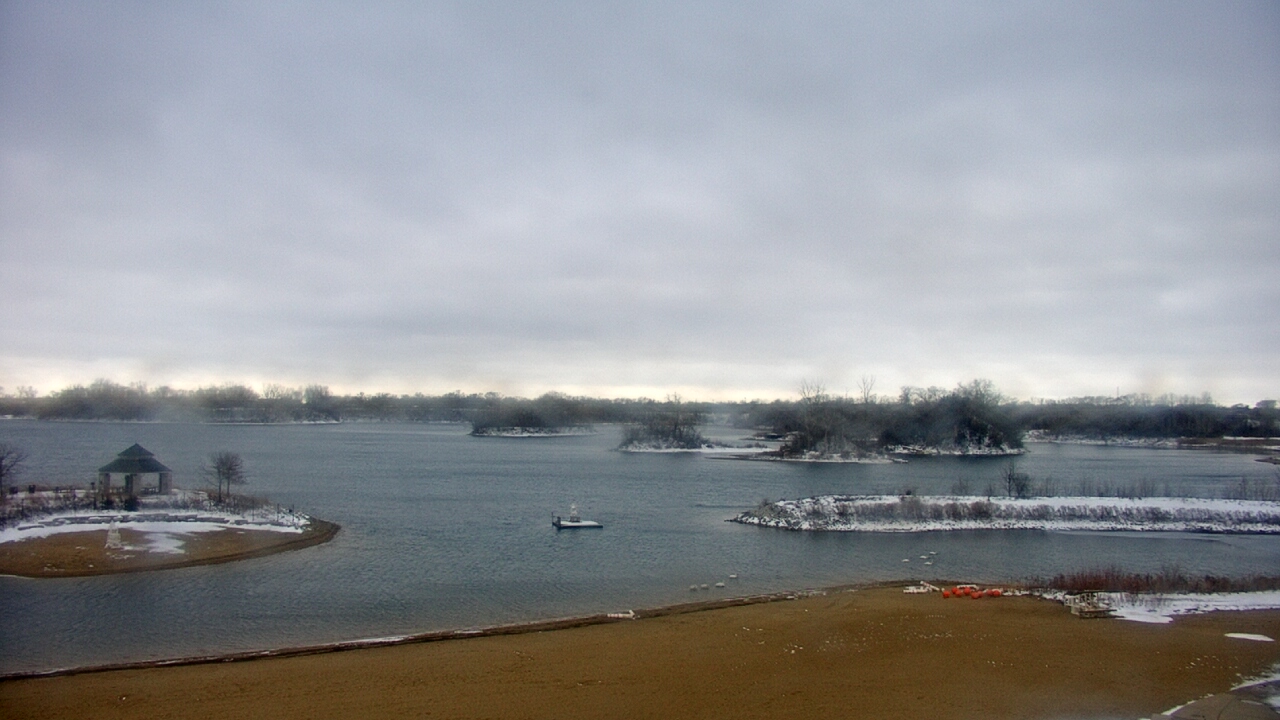 Thumbnail for current weather camera view from Three Oaks Recreation Area in Crystal Lake, Illinois