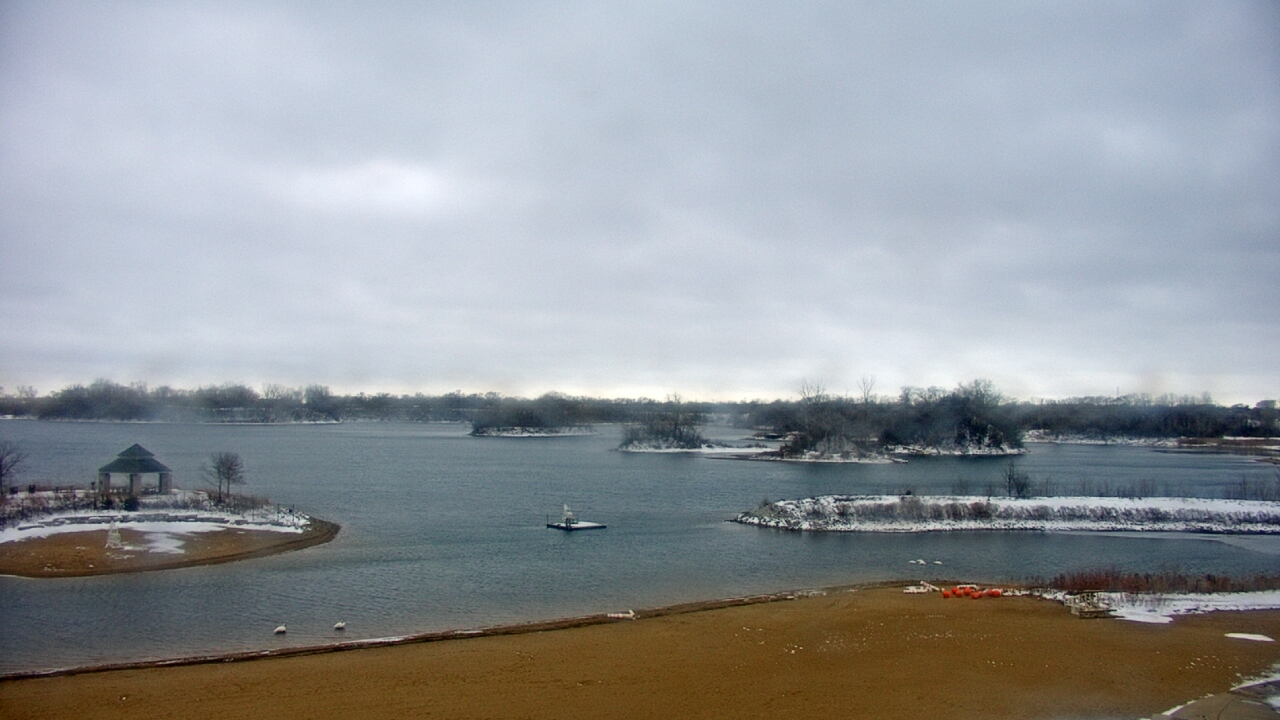 Thumbnail for current weather camera view from Three Oaks Recreation Area in Crystal Lake, Illinois