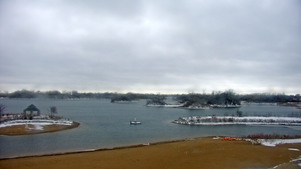 Thumbnail for current weather camera view from Three Oaks Recreation Area in Crystal Lake, Illinois