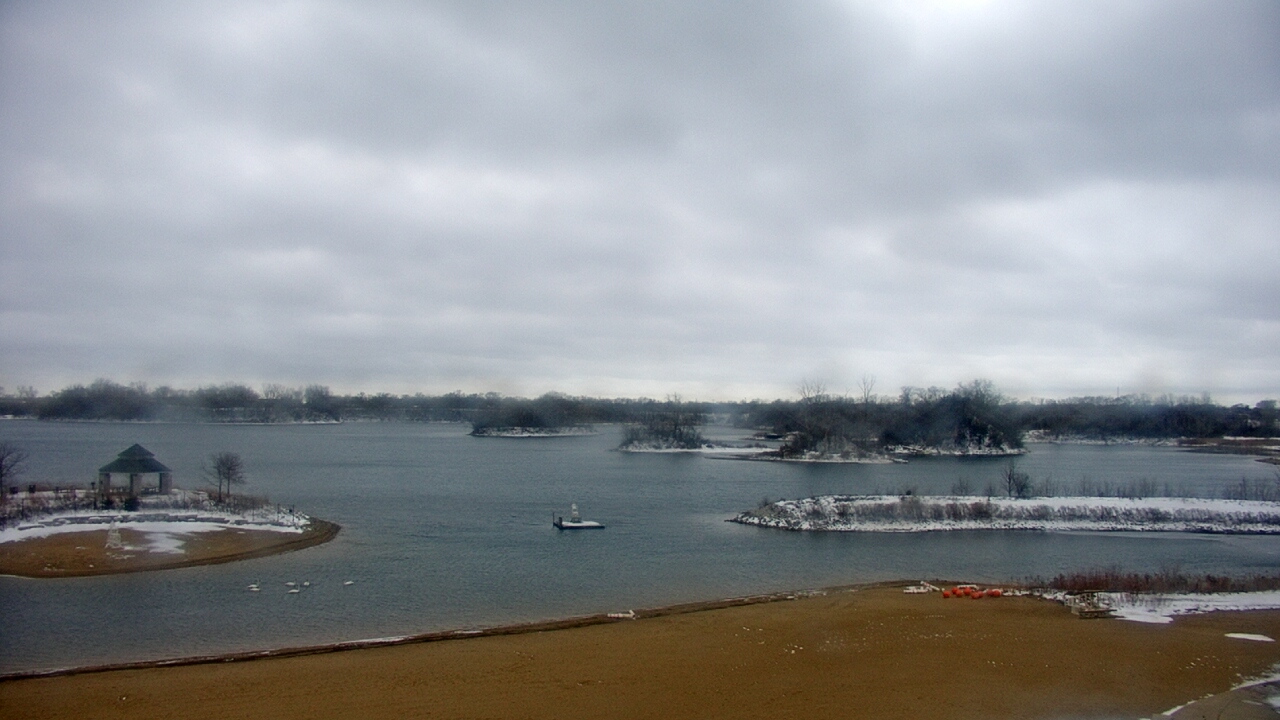 Thumbnail for current weather camera view from Three Oaks Recreation Area in Crystal Lake, Illinois