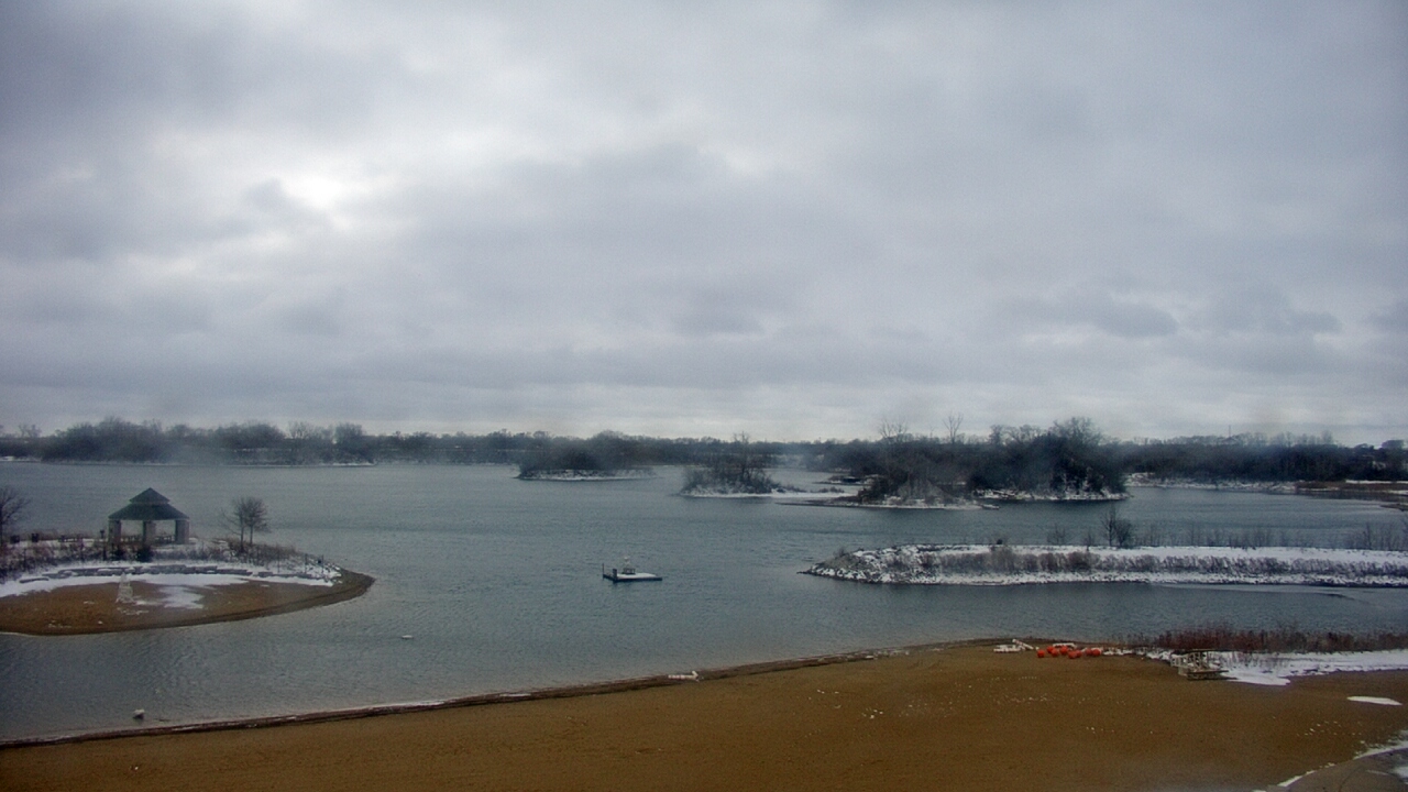 Thumbnail for current weather camera view from Three Oaks Recreation Area in Crystal Lake, Illinois