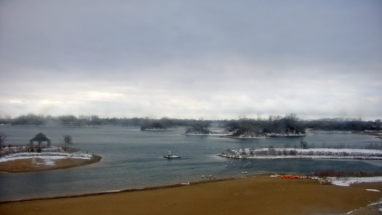 Thumbnail for current weather camera view from Three Oaks Recreation Area in Crystal Lake, Illinois