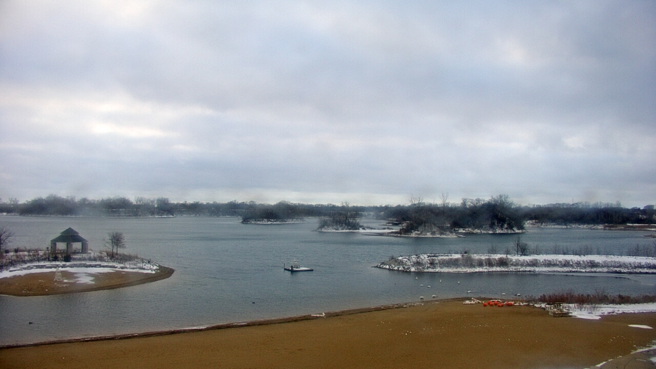 Thumbnail for current weather camera view from Three Oaks Recreation Area in Crystal Lake, Illinois