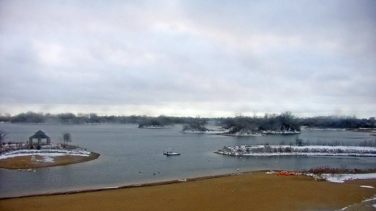 Thumbnail for current weather camera view from Three Oaks Recreation Area in Crystal Lake, Illinois