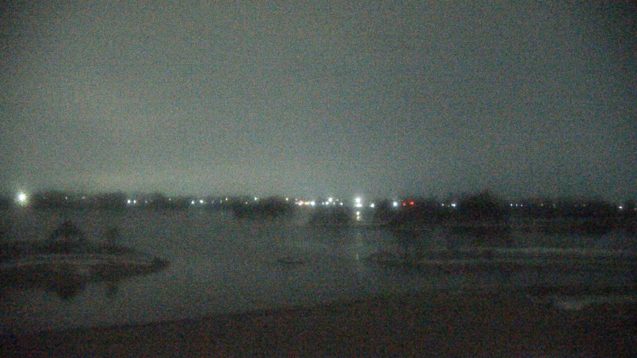 Thumbnail for current weather camera view from Three Oaks Recreation Area in Crystal Lake, Illinois