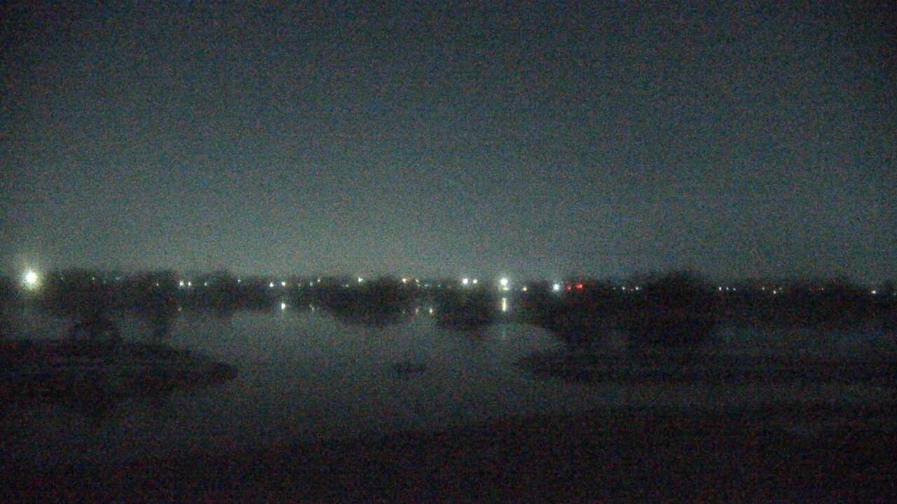 Thumbnail for current weather camera view from Three Oaks Recreation Area in Crystal Lake, Illinois