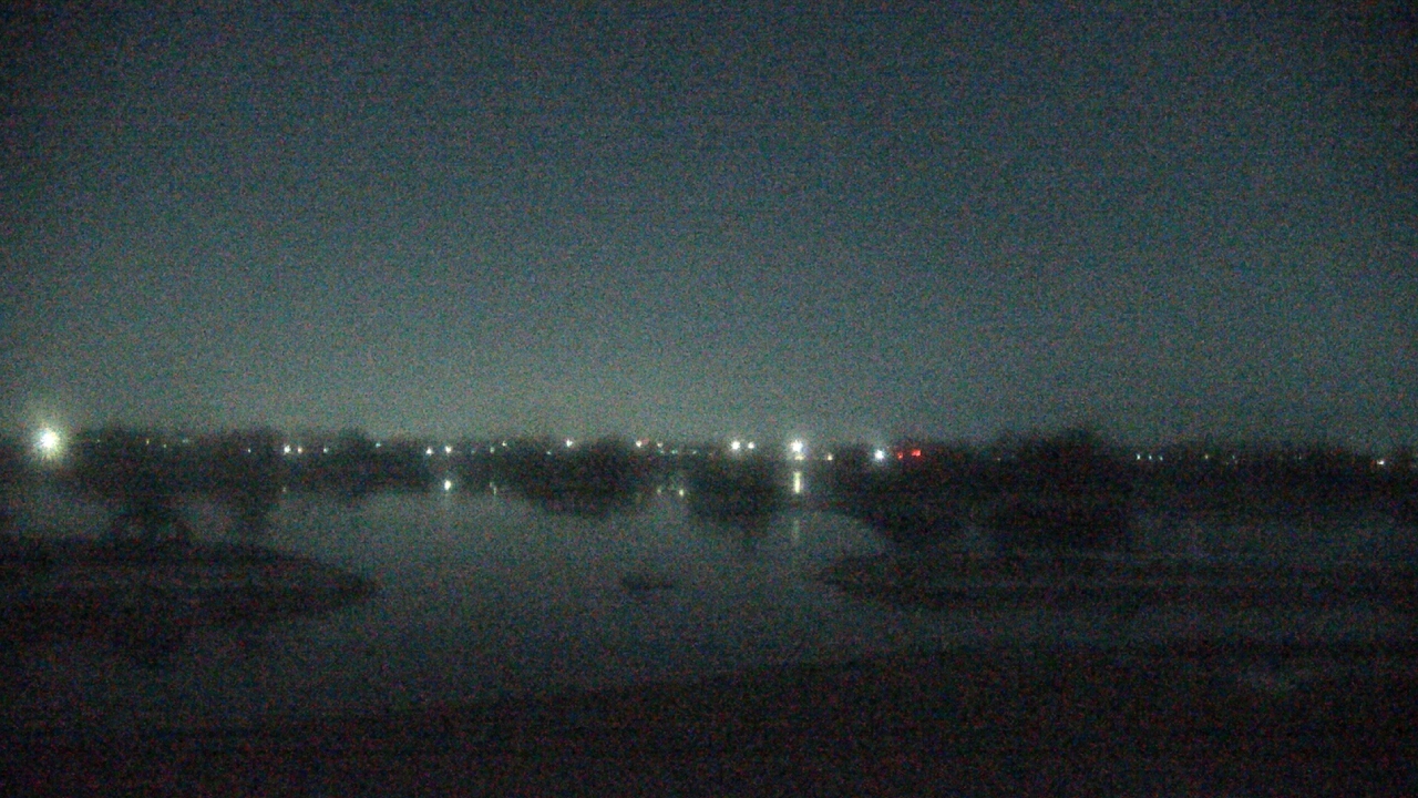 Thumbnail for current weather camera view from Three Oaks Recreation Area in Crystal Lake, Illinois