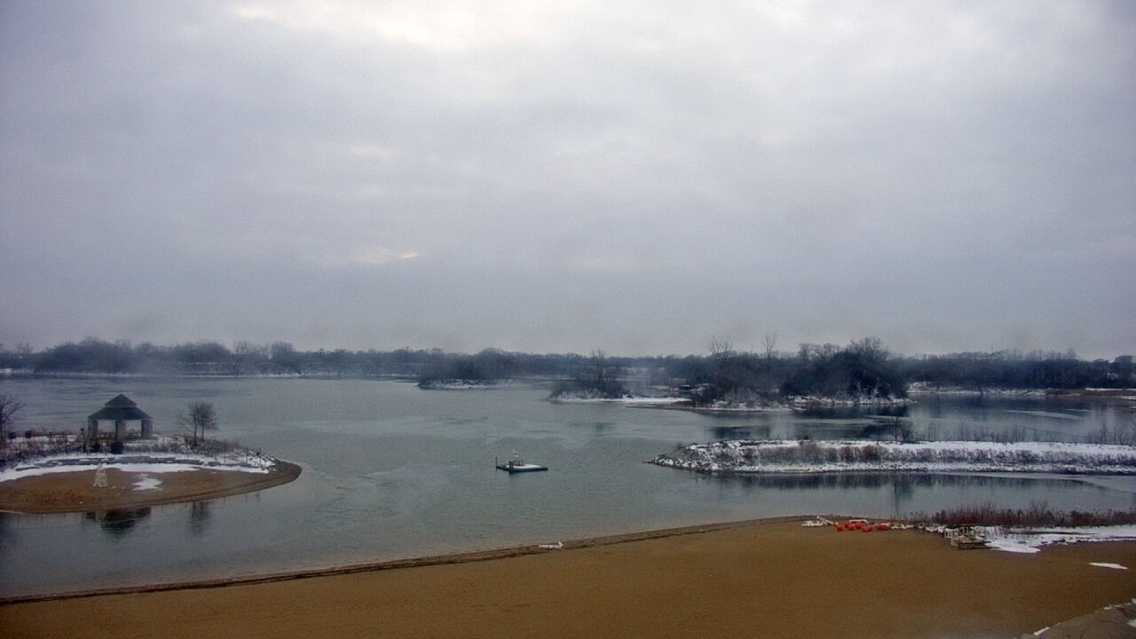 Thumbnail for current weather camera view from Three Oaks Recreation Area in Crystal Lake, Illinois