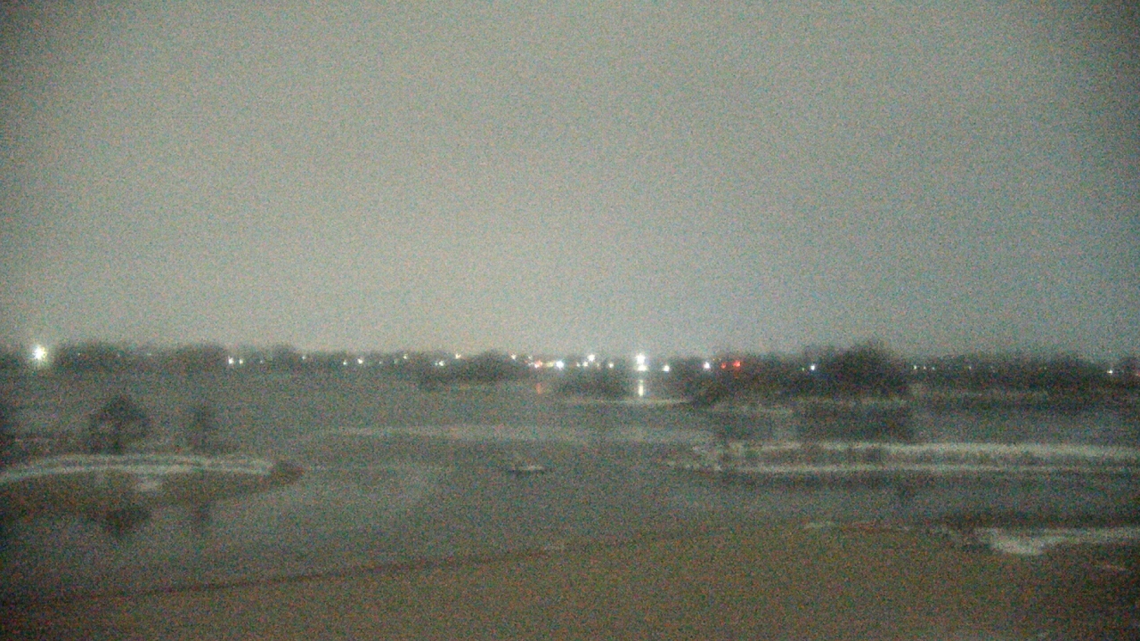 Thumbnail for current weather camera view from Three Oaks Recreation Area in Crystal Lake, Illinois