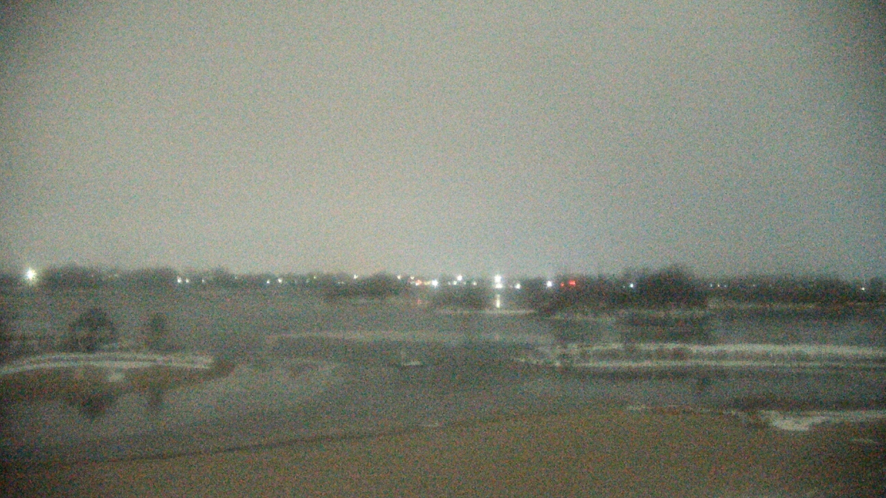 Thumbnail for current weather camera view from Three Oaks Recreation Area in Crystal Lake, Illinois