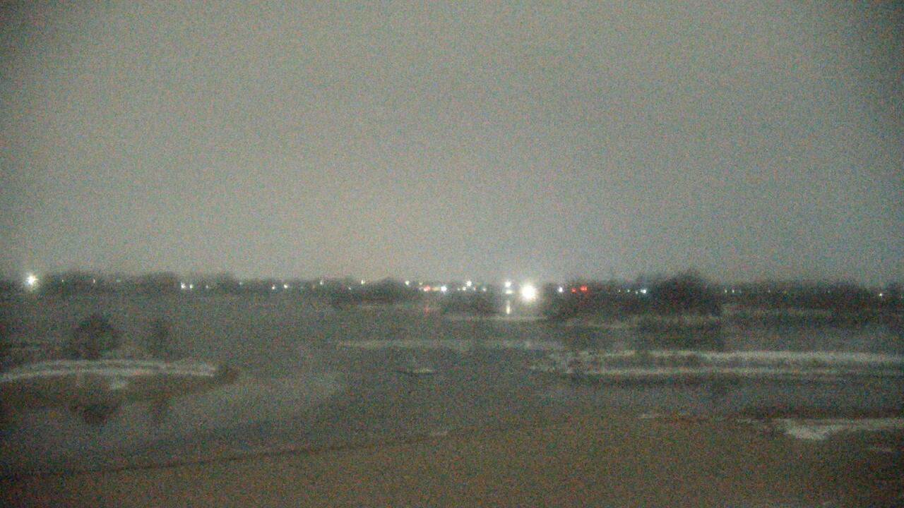 Thumbnail for current weather camera view from Three Oaks Recreation Area in Crystal Lake, Illinois