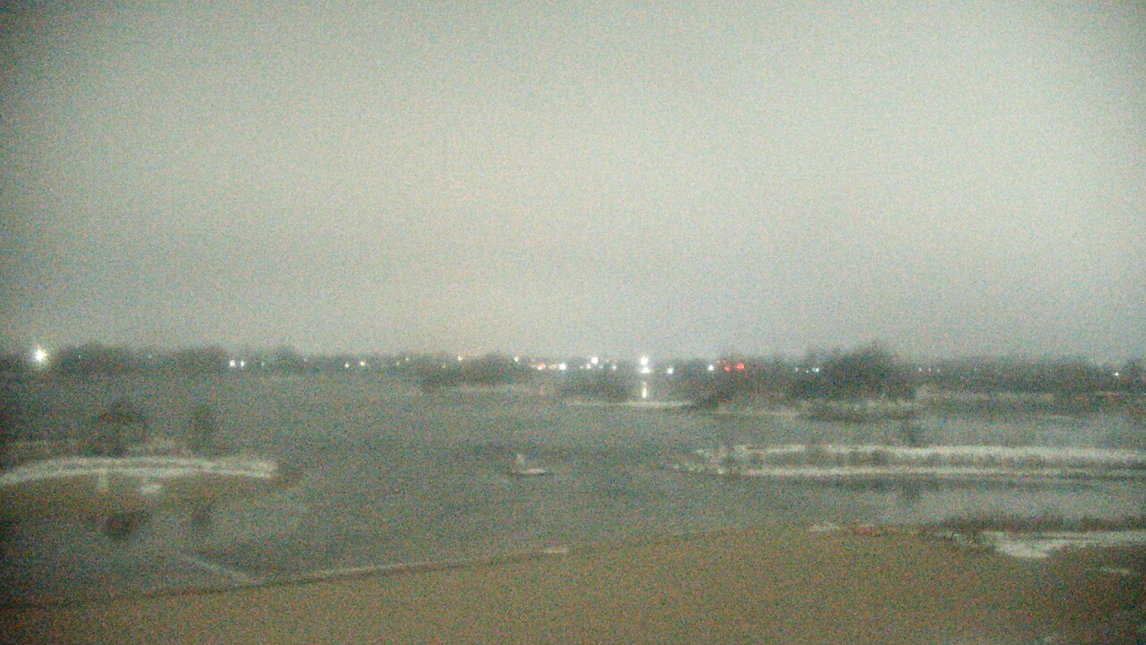 Thumbnail for current weather camera view from Three Oaks Recreation Area in Crystal Lake, Illinois