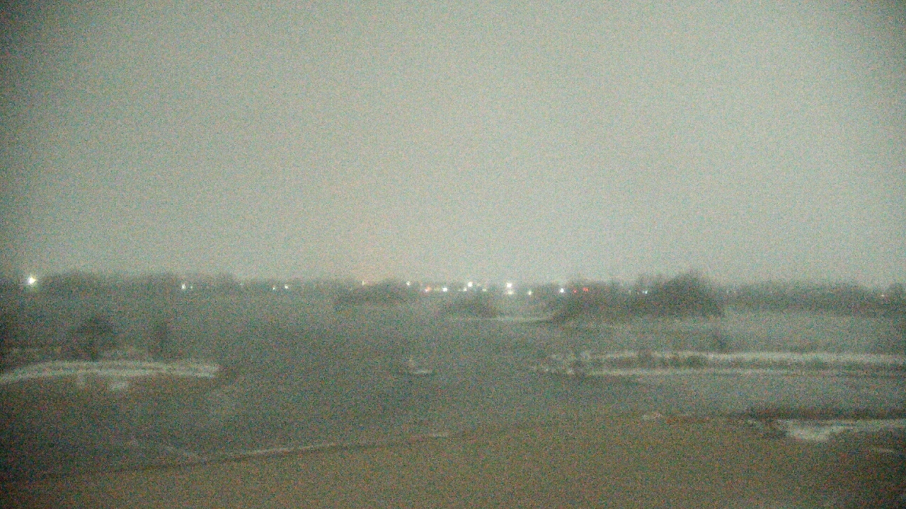 Thumbnail for current weather camera view from Three Oaks Recreation Area in Crystal Lake, Illinois