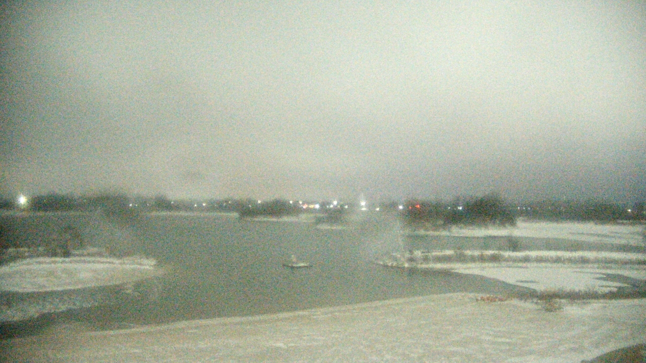 Thumbnail for current weather camera view from Three Oaks Recreation Area in Crystal Lake, Illinois