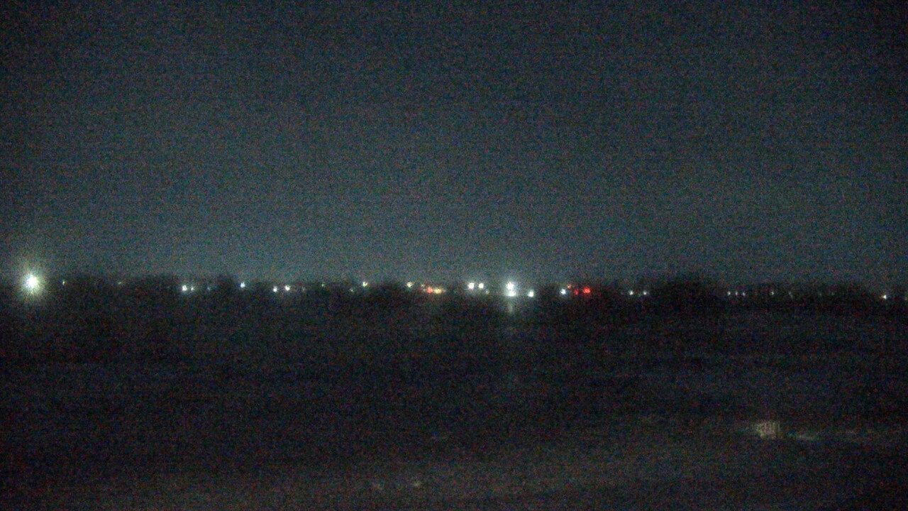 Thumbnail for current weather camera view from Three Oaks Recreation Area in Crystal Lake, Illinois