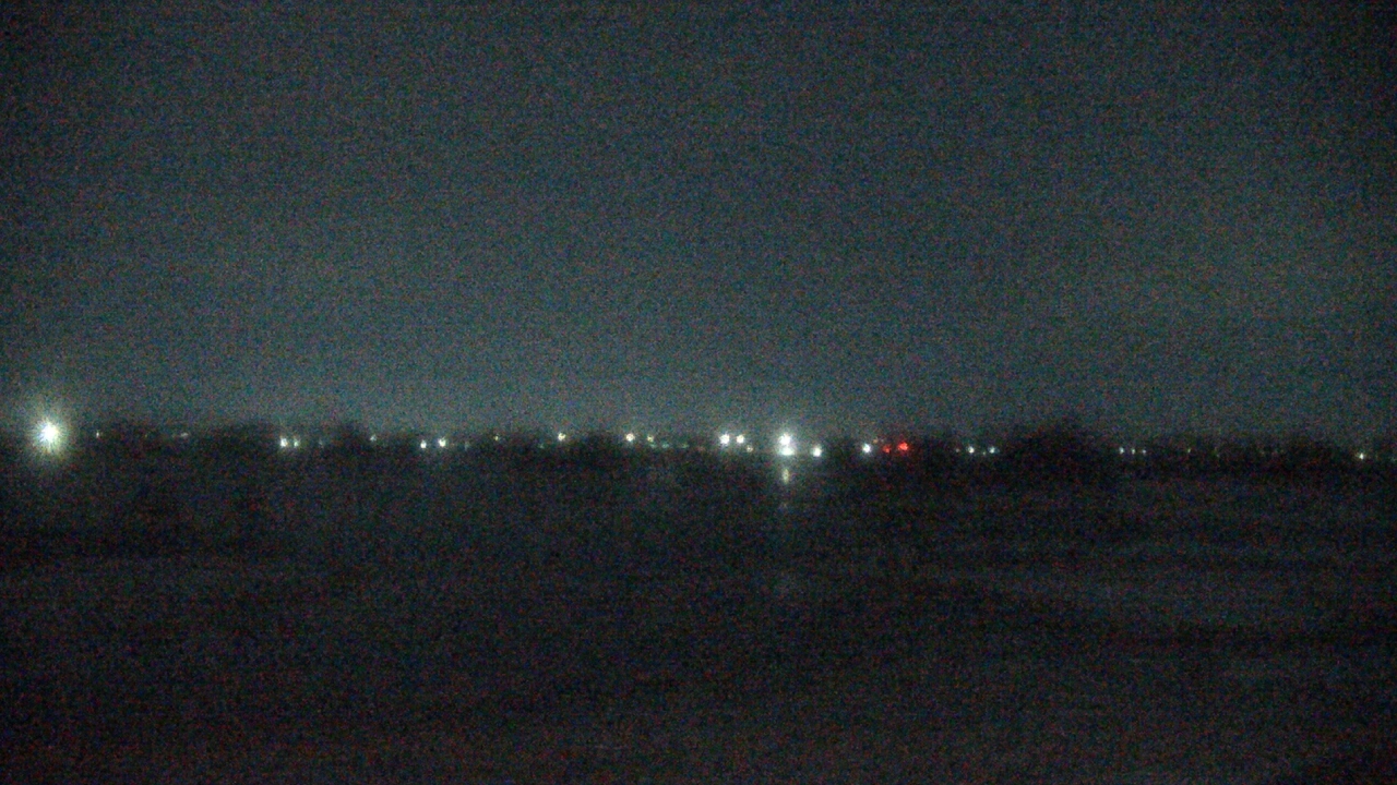 Thumbnail for current weather camera view from Three Oaks Recreation Area in Crystal Lake, Illinois