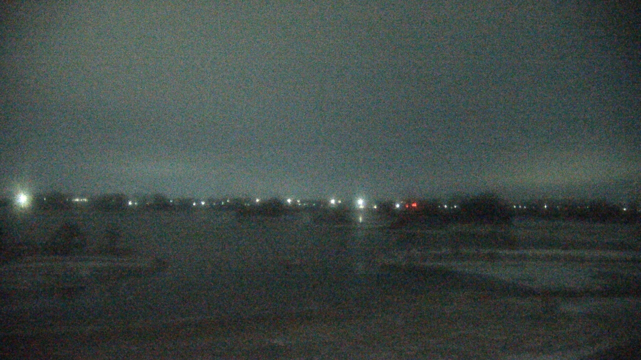 Thumbnail for current weather camera view from Three Oaks Recreation Area in Crystal Lake, Illinois