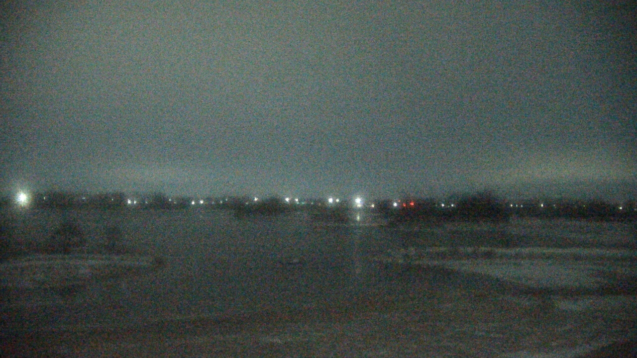 Thumbnail for current weather camera view from Three Oaks Recreation Area in Crystal Lake, Illinois