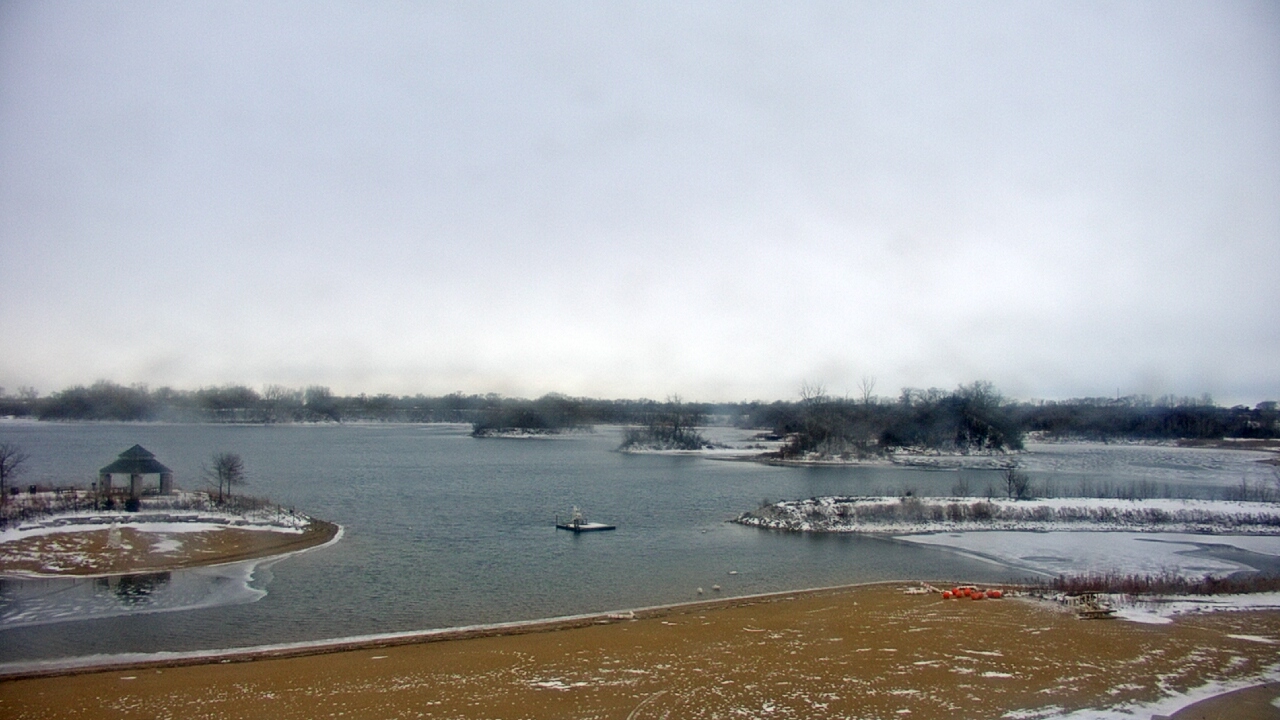 Thumbnail for current weather camera view from Three Oaks Recreation Area in Crystal Lake, Illinois
