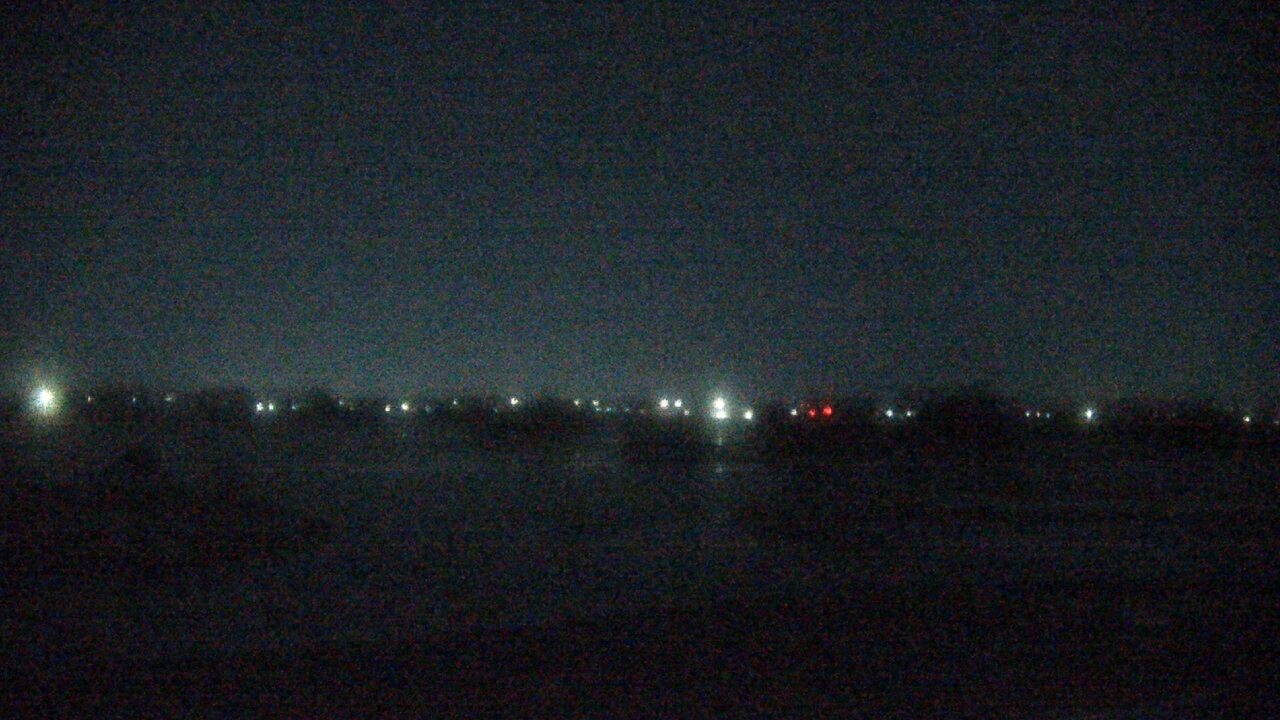 Thumbnail for current weather camera view from Three Oaks Recreation Area in Crystal Lake, Illinois