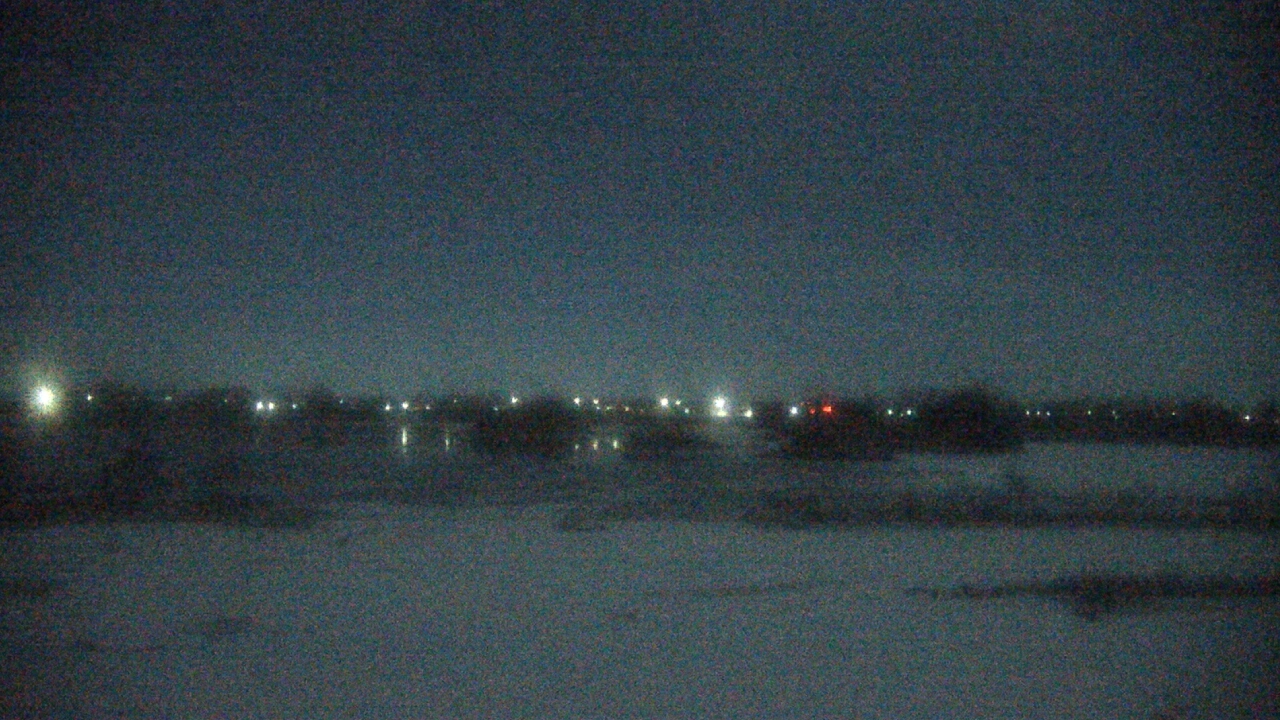Thumbnail for current weather camera view from Three Oaks Recreation Area in Crystal Lake, Illinois