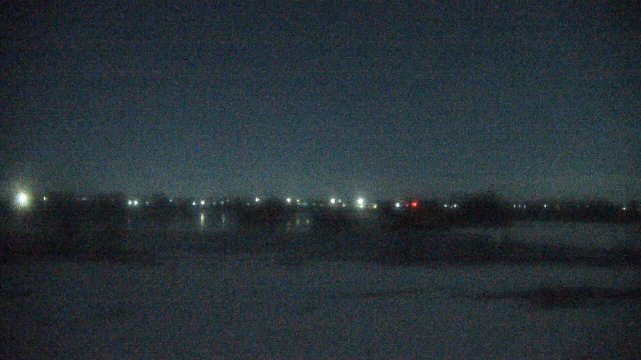 Thumbnail for current weather camera view from Three Oaks Recreation Area in Crystal Lake, Illinois