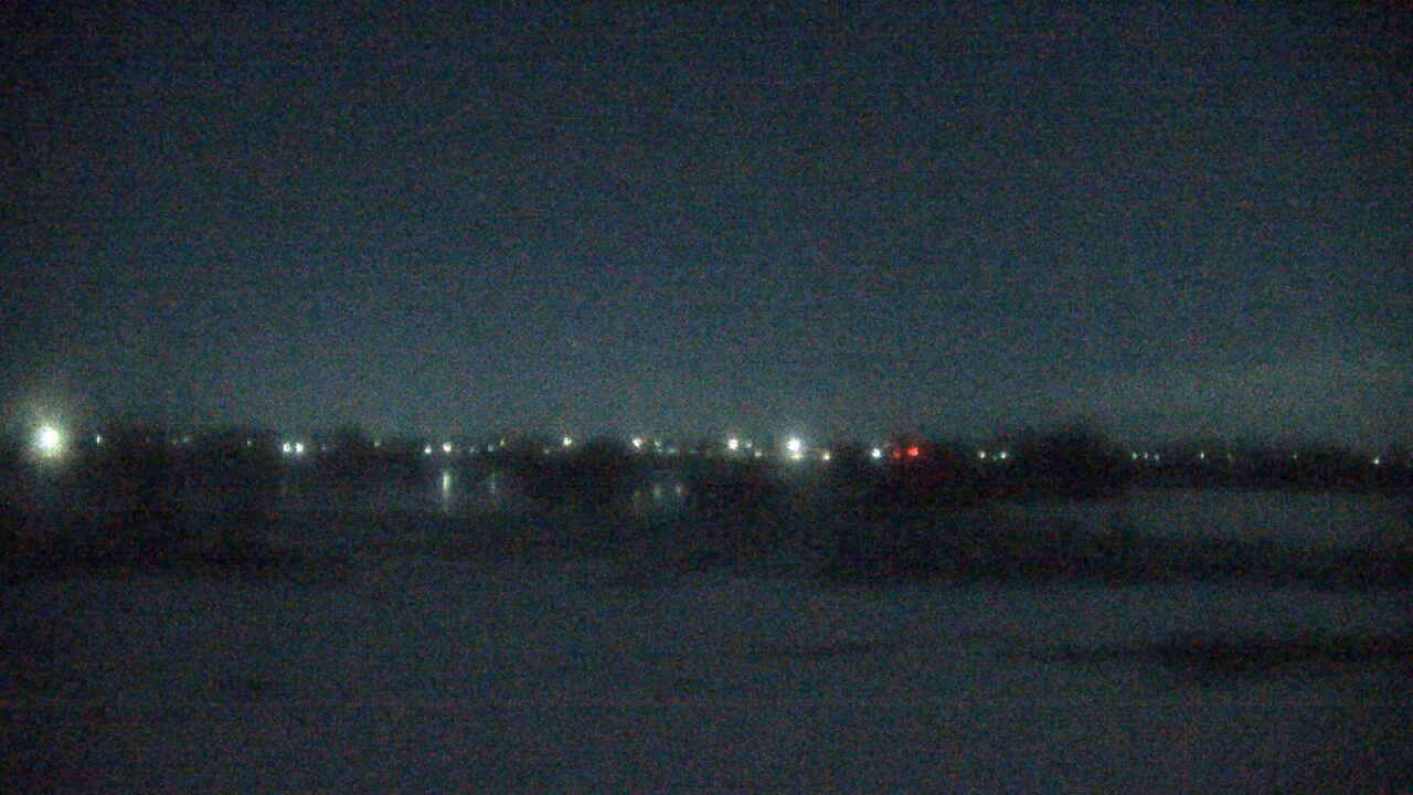 Thumbnail for current weather camera view from Three Oaks Recreation Area in Crystal Lake, Illinois