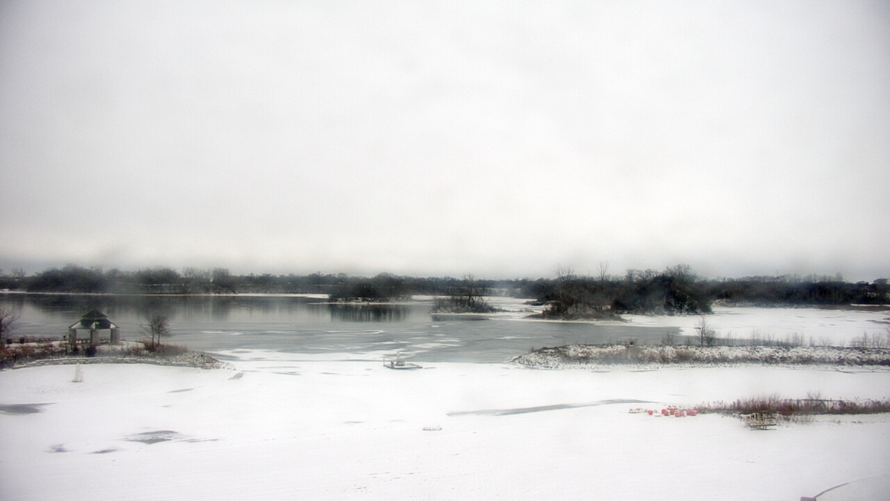 Thumbnail for current weather camera view from Three Oaks Recreation Area in Crystal Lake, Illinois