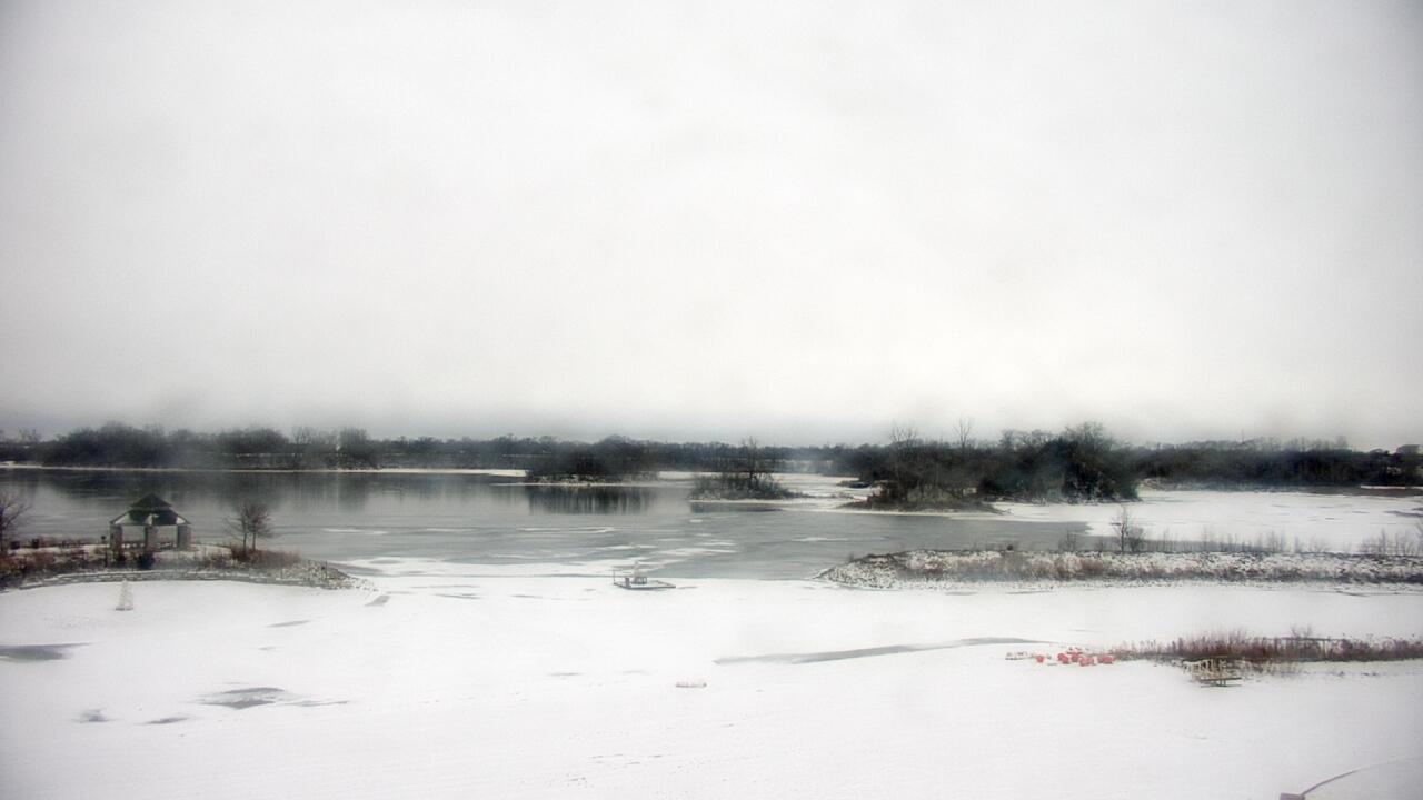 Thumbnail for current weather camera view from Three Oaks Recreation Area in Crystal Lake, Illinois