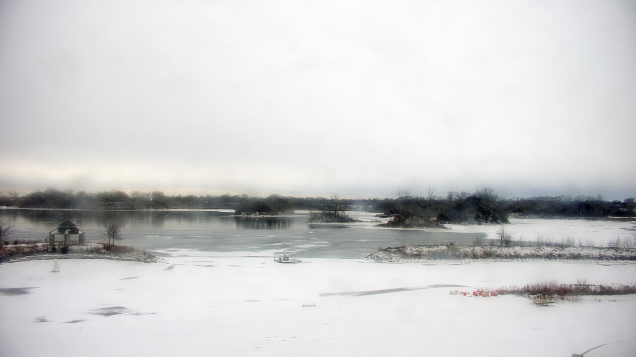 Thumbnail for current weather camera view from Three Oaks Recreation Area in Crystal Lake, Illinois