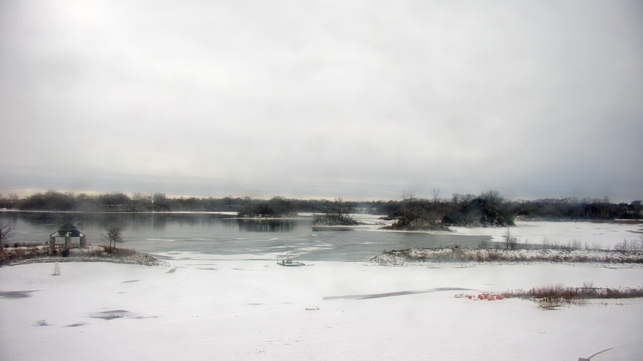 Thumbnail for current weather camera view from Three Oaks Recreation Area in Crystal Lake, Illinois