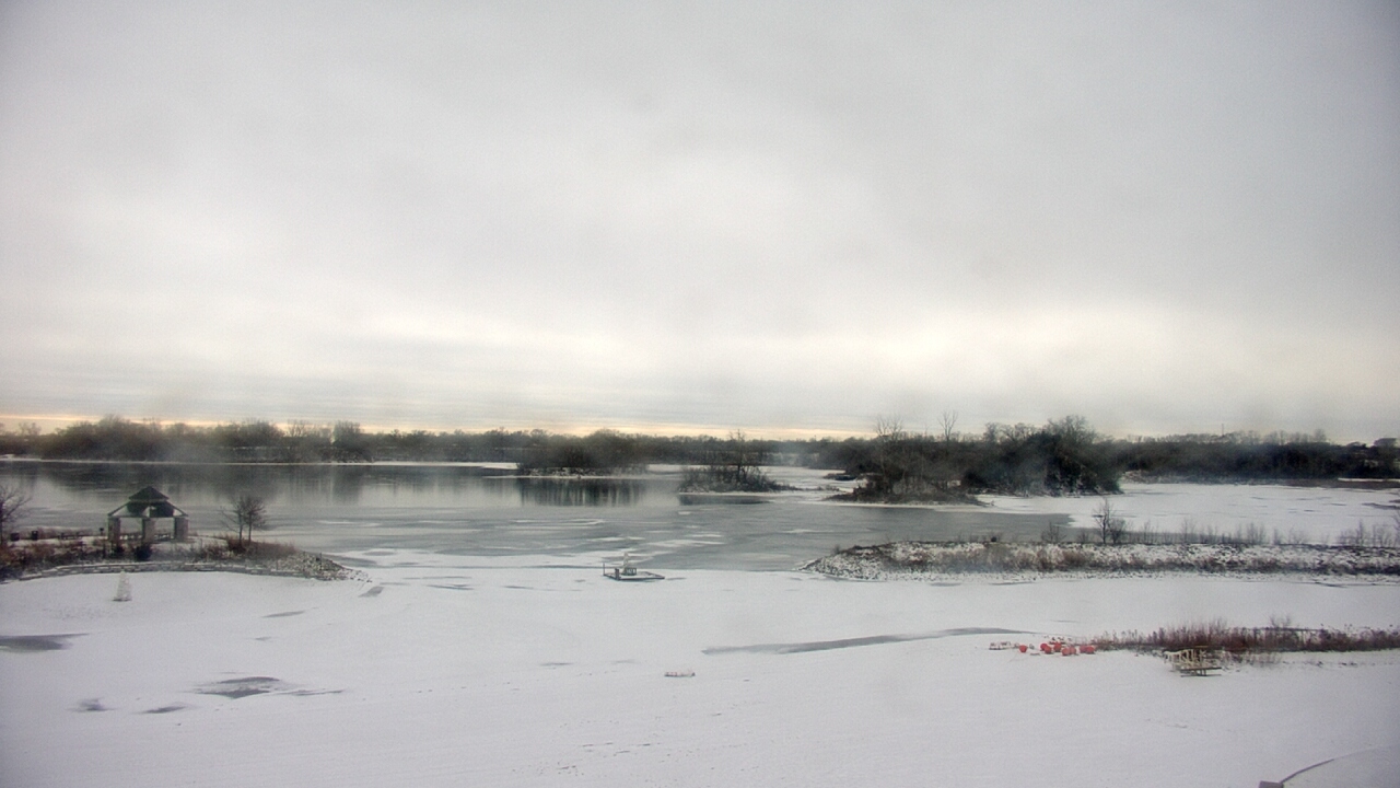 Thumbnail for current weather camera view from Three Oaks Recreation Area in Crystal Lake, Illinois