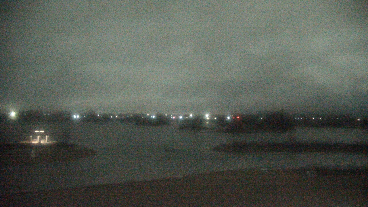 Thumbnail for current weather camera view from Three Oaks Recreation Area in Crystal Lake, Illinois