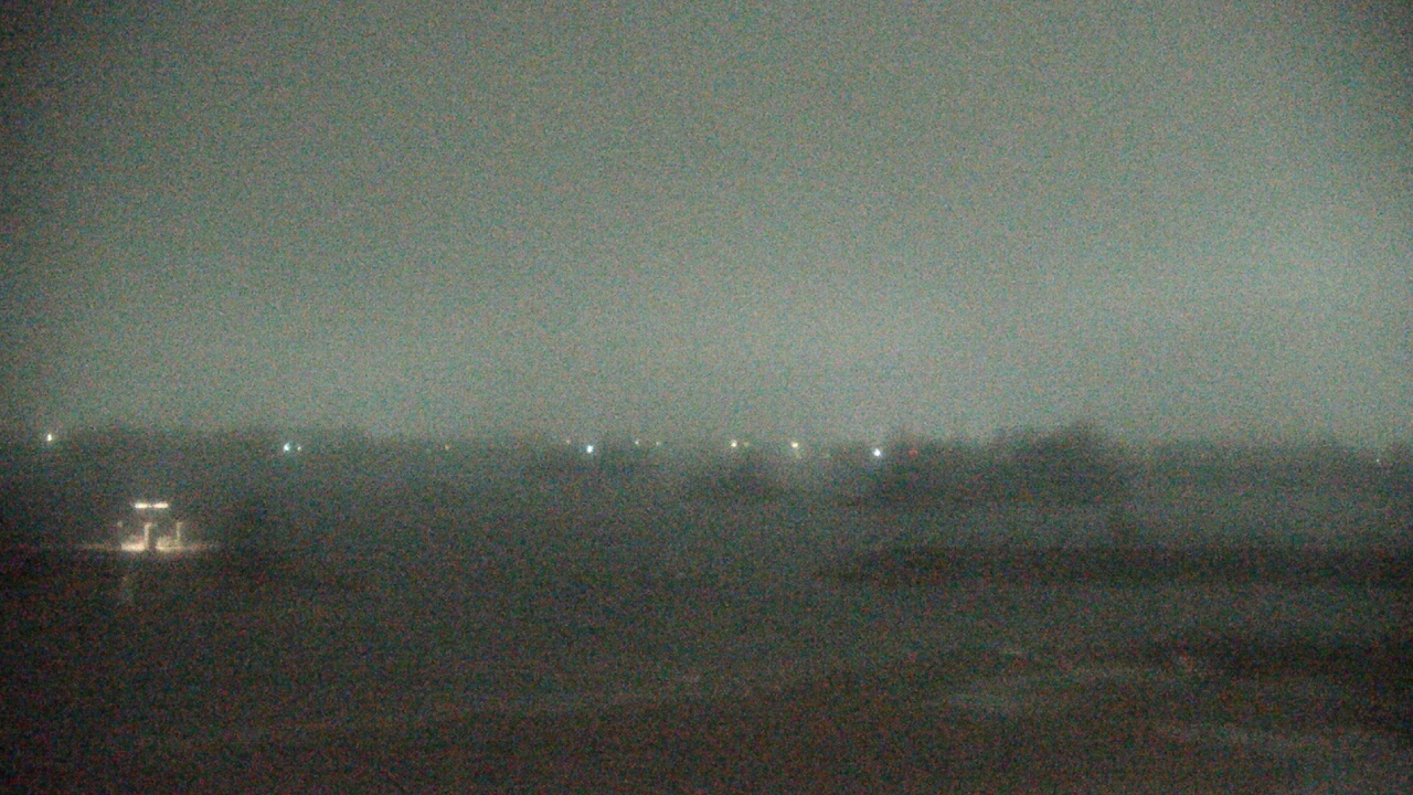 Thumbnail for current weather camera view from Three Oaks Recreation Area in Crystal Lake, Illinois