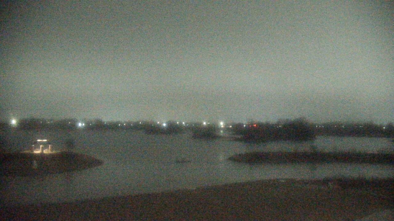 Thumbnail for current weather camera view from Three Oaks Recreation Area in Crystal Lake, Illinois