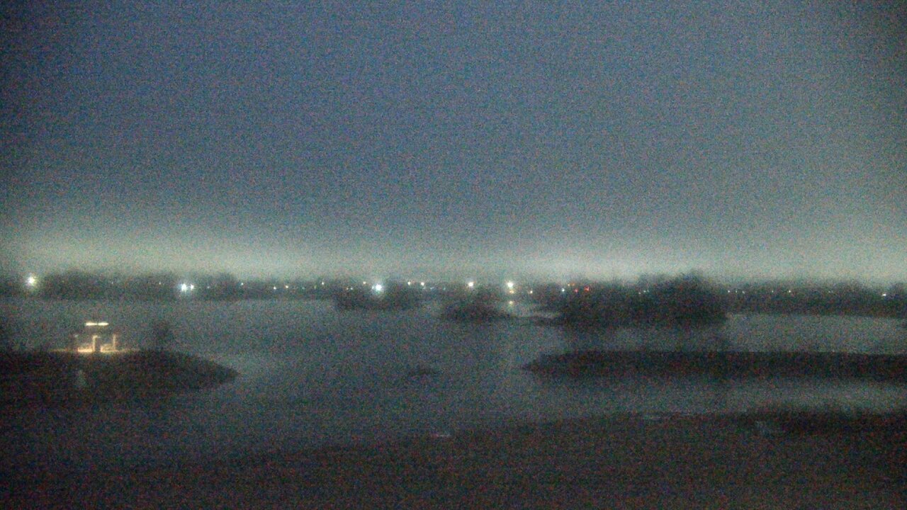 Thumbnail for current weather camera view from Three Oaks Recreation Area in Crystal Lake, Illinois