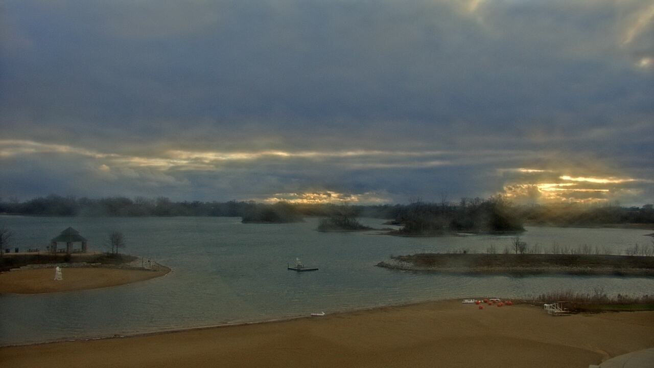 Thumbnail for current weather camera view from Three Oaks Recreation Area in Crystal Lake, Illinois