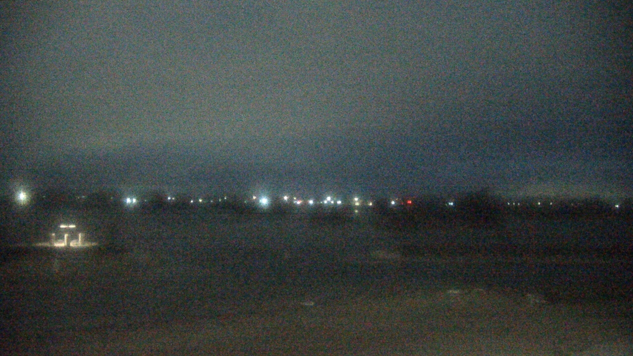 Thumbnail for current weather camera view from Three Oaks Recreation Area in Crystal Lake, Illinois