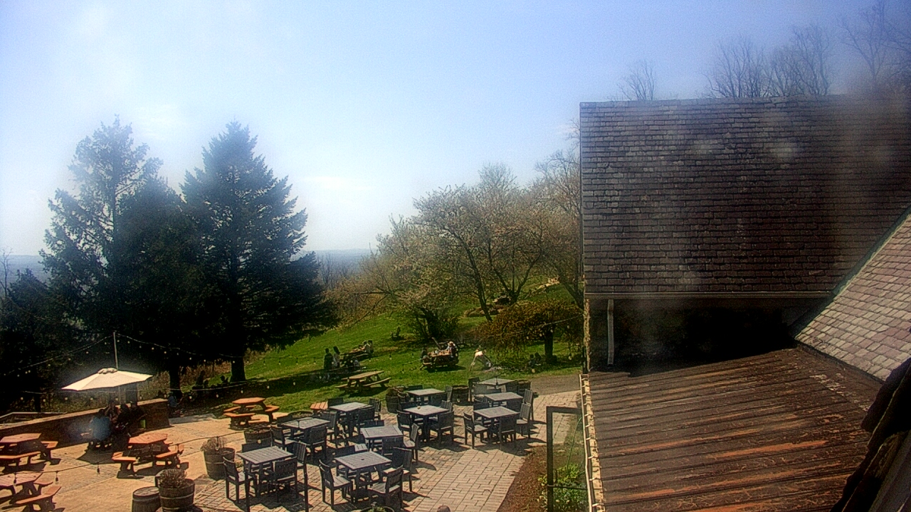 Thumbnail for current weather camera view from Dirt Farm Brewing in Bluemont, Virginia