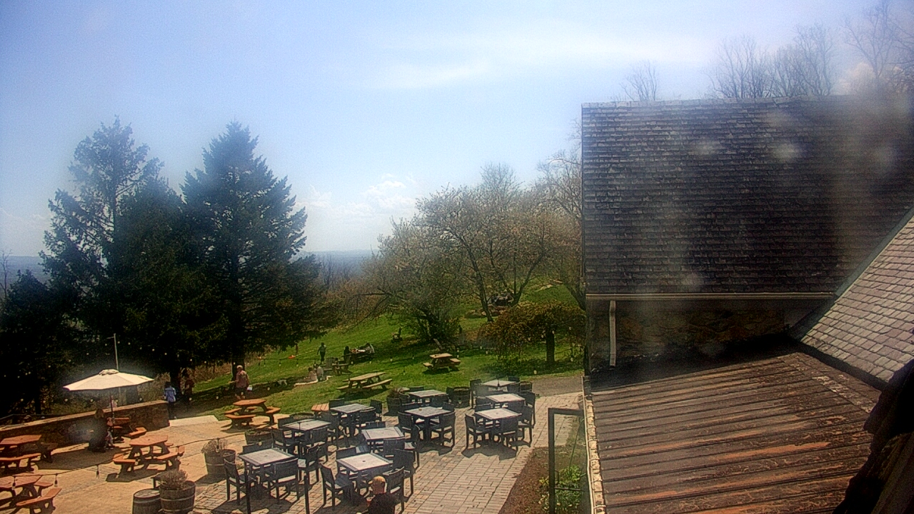 Thumbnail for current weather camera view from Dirt Farm Brewing in Bluemont, Virginia