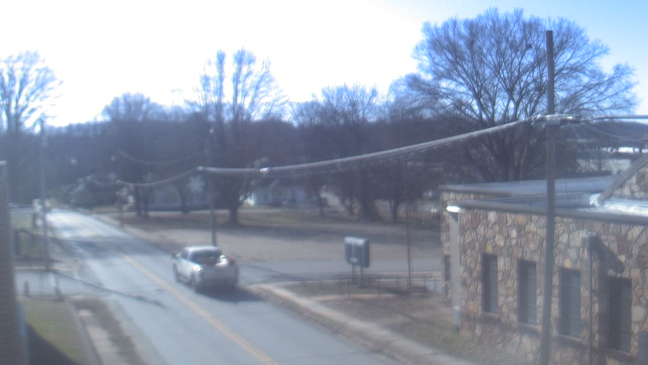 Thumbnail for current weather camera view from Current River Career Center in Doniphan, Missouri