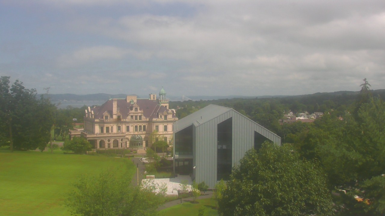 Thumbnail for current weather camera view from The Masters School in Dobbs Ferry, New York