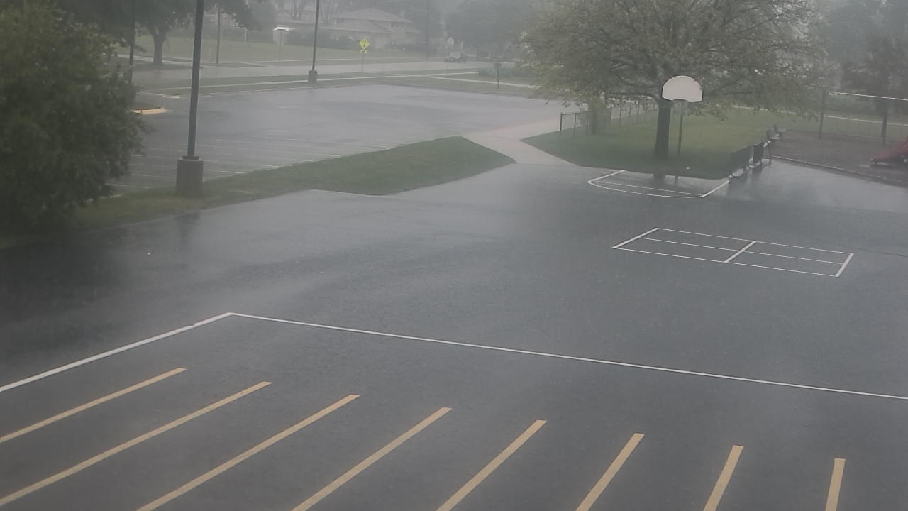 Thumbnail for current weather camera view from Terrace Elementary School in Des Plaines, Illinois