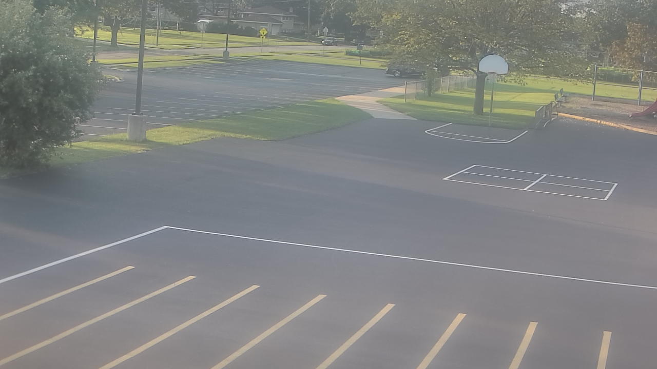 Thumbnail for current weather camera view from Terrace Elementary School in Des Plaines, Illinois