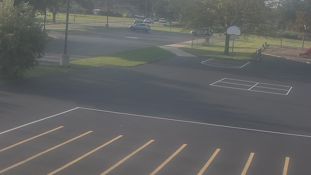 Thumbnail for current weather camera view from Terrace Elementary School in Des Plaines, Illinois