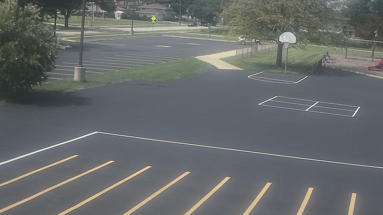 Thumbnail for current weather camera view from Terrace Elementary School in Des Plaines, Illinois