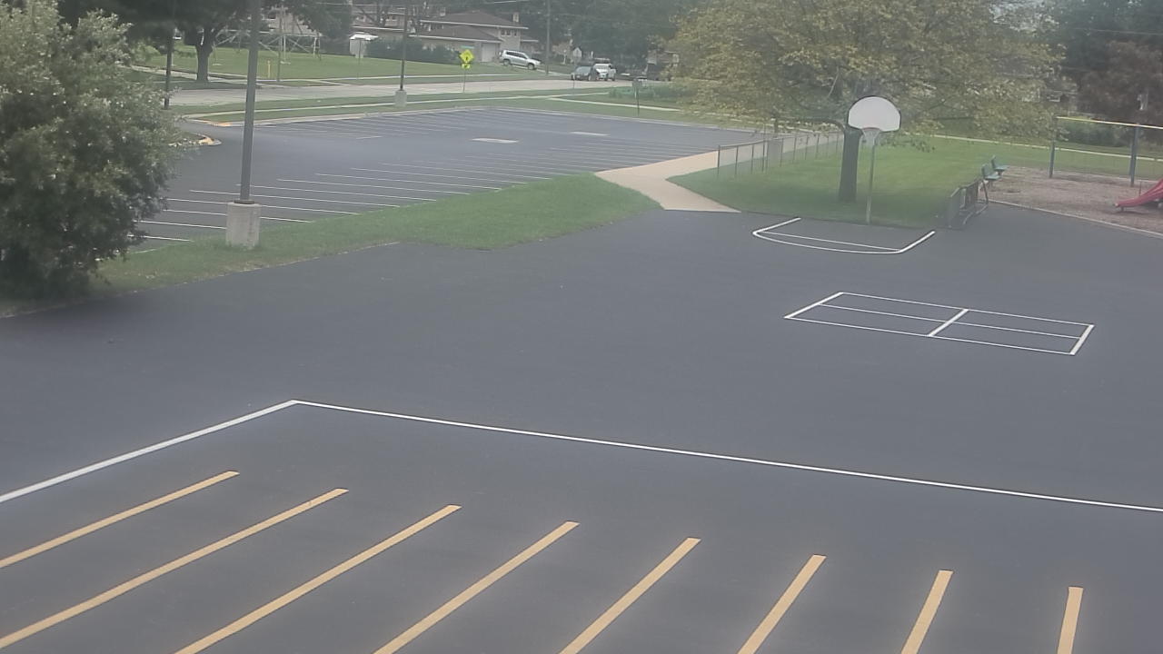 Thumbnail for current weather camera view from Terrace Elementary School in Des Plaines, Illinois